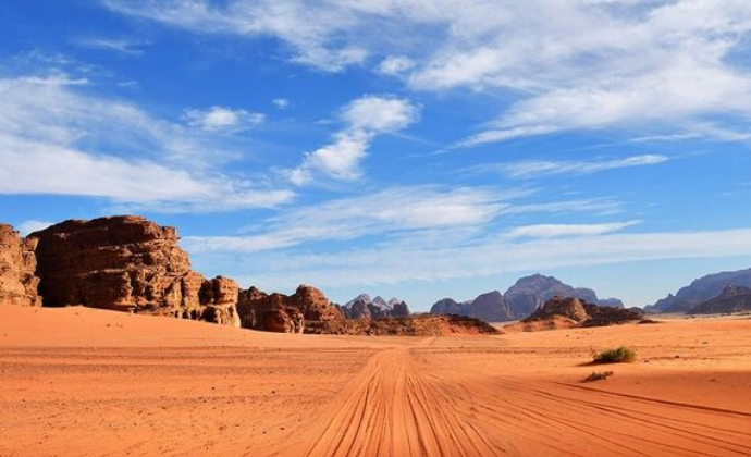 Giordania on the road wadi rum