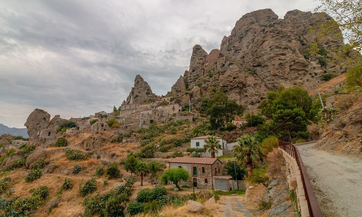 Cosa vedere in Calabria: Pentedattilo