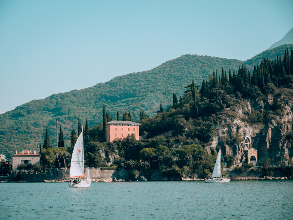 escursione in barca a vela sul lago di Garda